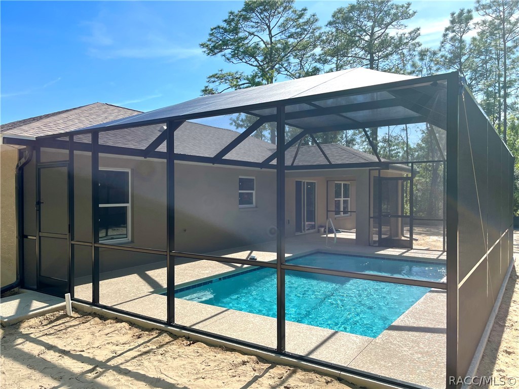 1585 W Kenmore Drive
