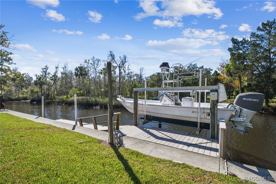 2176 N Watersedge Drive, Crystal River, Florida image 22