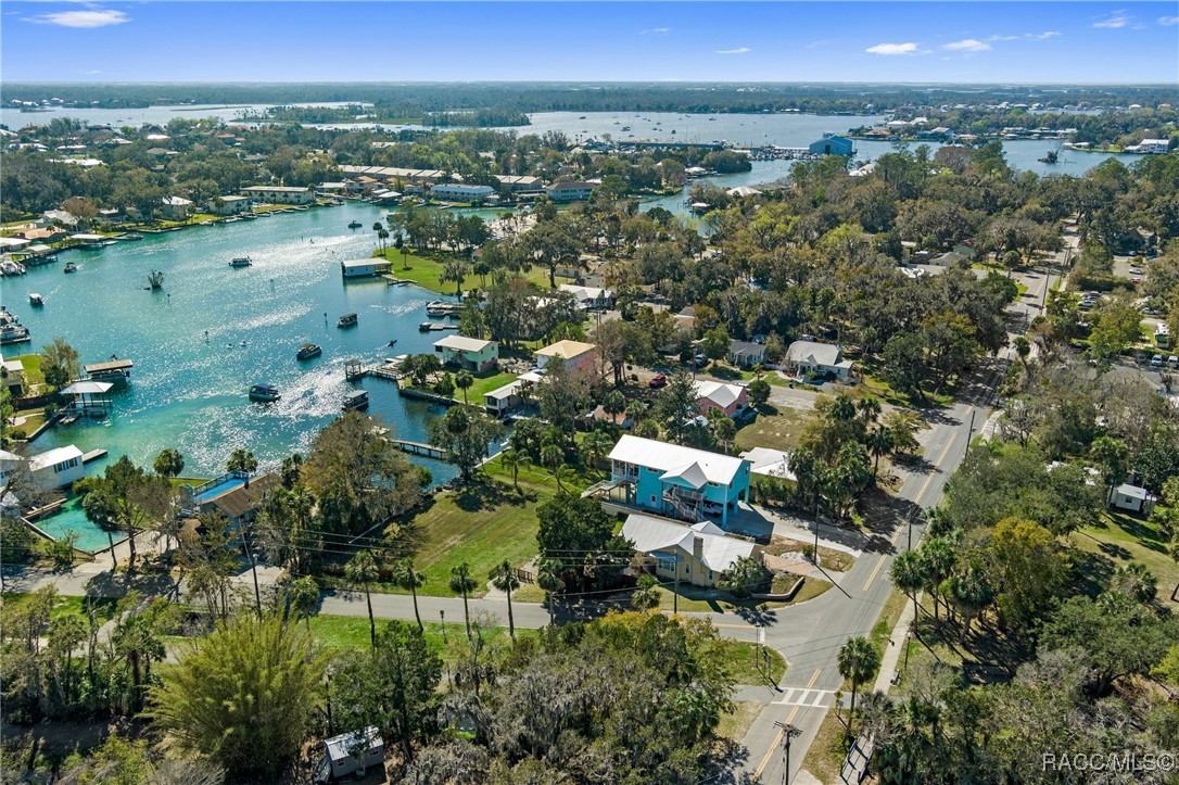 236 NE 3rd Street, Crystal River, Florida image 8