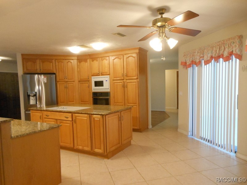 439 E Reehill Street