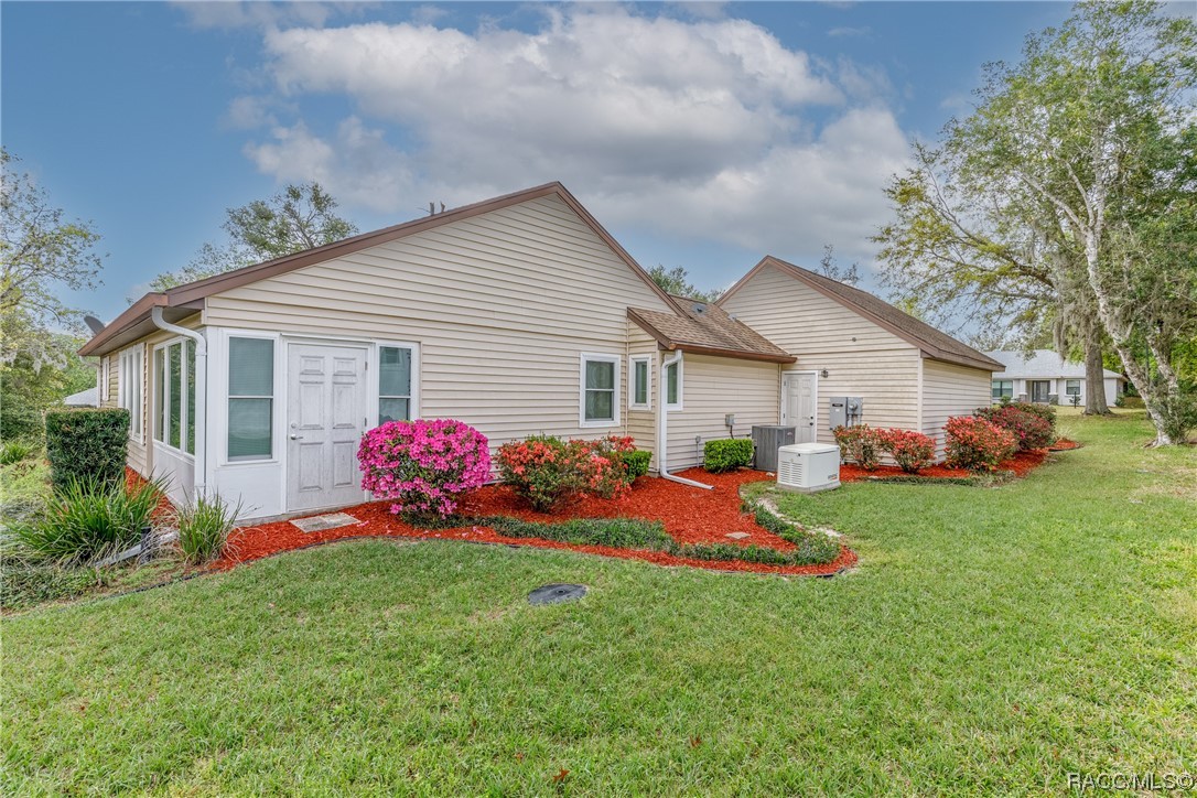 2480 N Brentwood Circle, Lecanto, Florida image 2