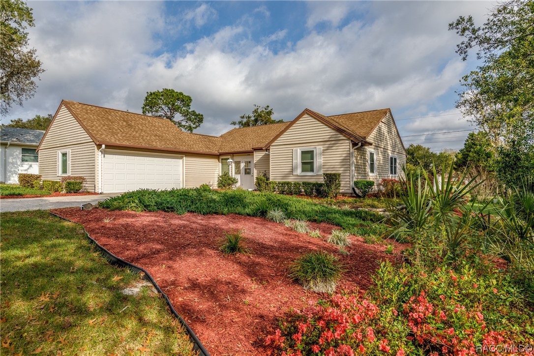 2480 N Brentwood Circle, Lecanto, Florida image 1