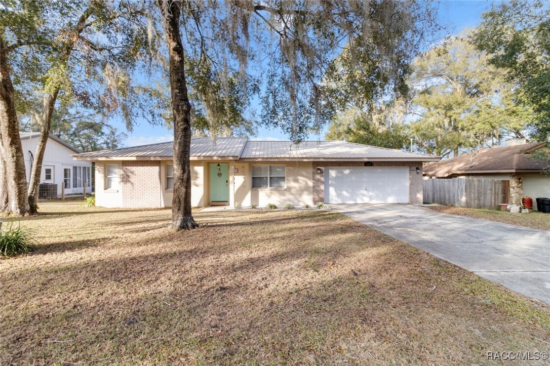 6161 E Oneida Street, Inverness, Florida image 1