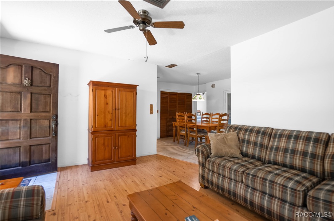8915 E Echo Court, Inverness, Florida image 6