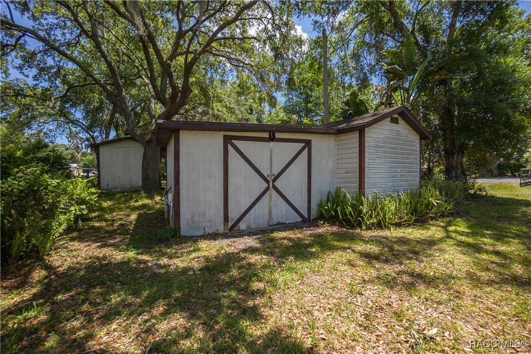 8915 E Echo Court, Inverness, Florida image 25