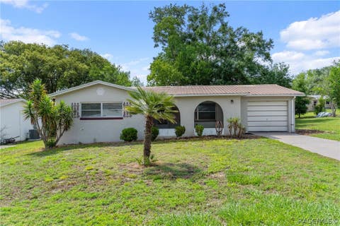 Homes For Sale - 75 S Osceola Street<br/> Beverly Hills, FL 34465