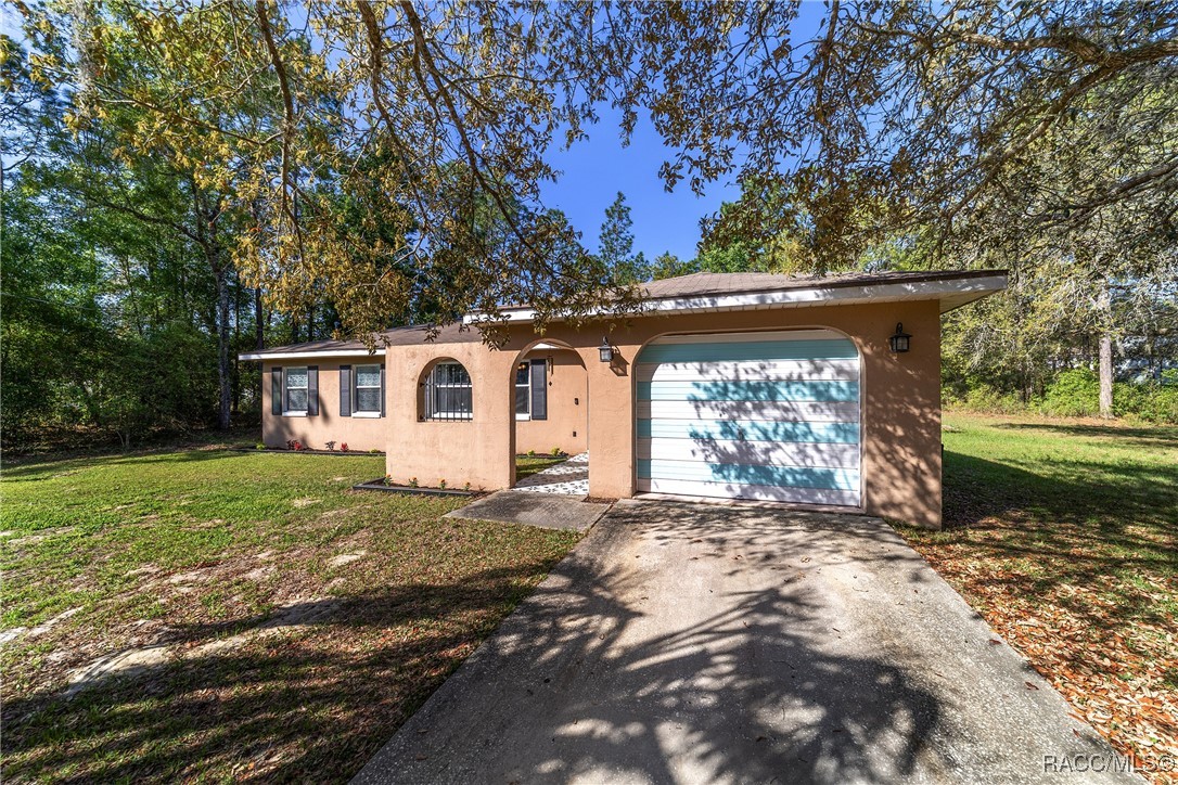 9520 N Sandree Drive, Citrus Springs, New York image 2