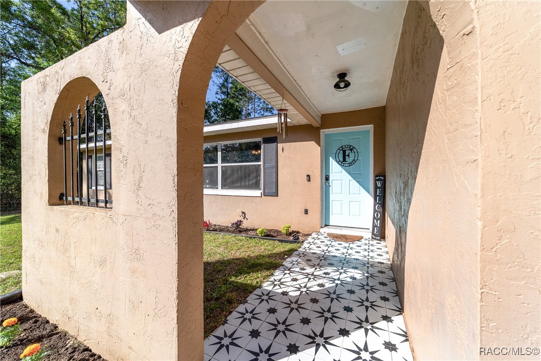 9520 N Sandree Drive, Citrus Springs, New York image 3