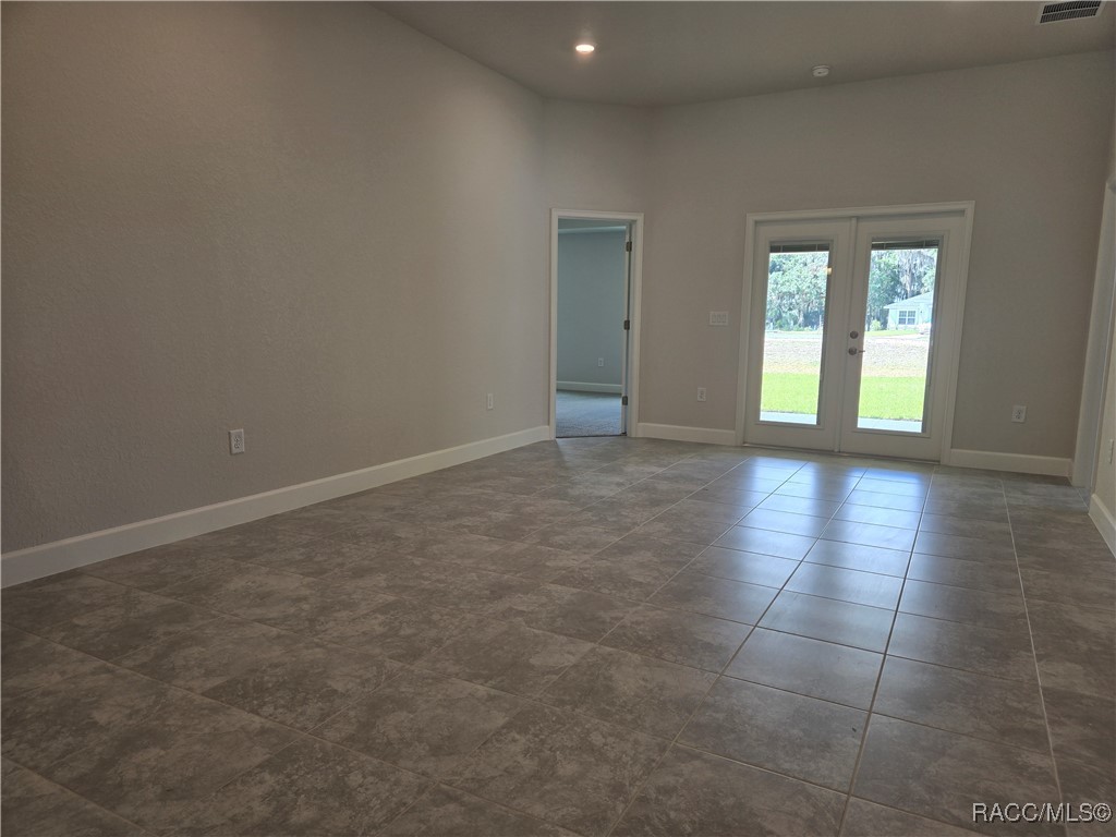 1025 Heron Point Drive, Inverness, Florida image 9