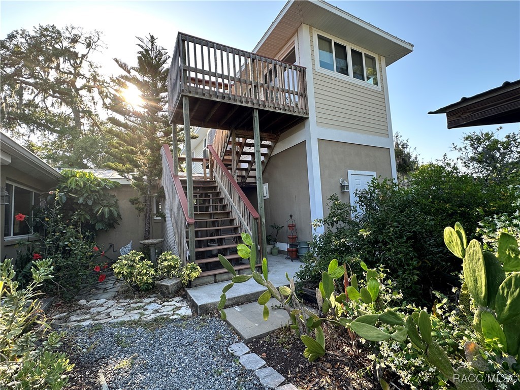 1203 SE Kings Bay Drive