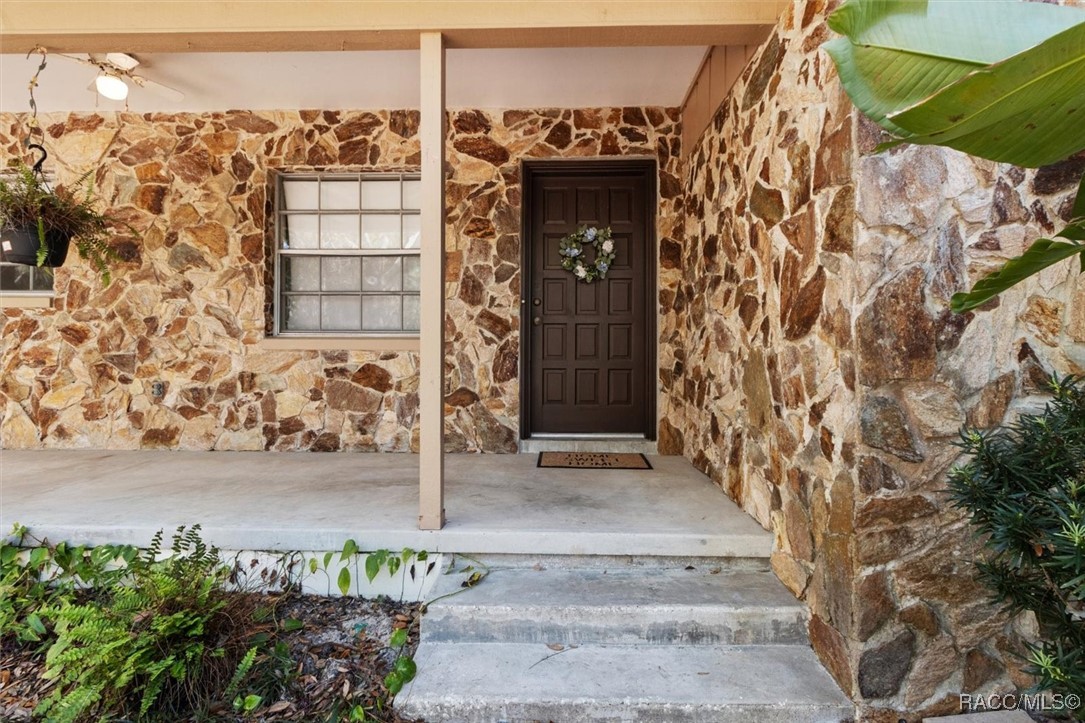 9410 W Spring Cove Road, Homosassa, Florida image 6
