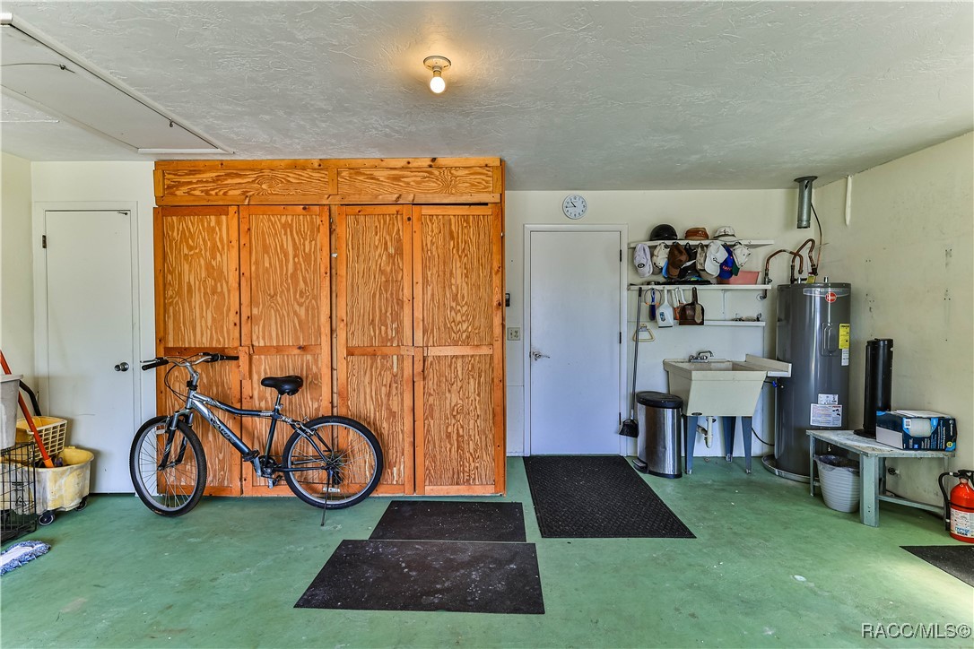 135 W Sugarberry Lane, Beverly Hills, New York image 31