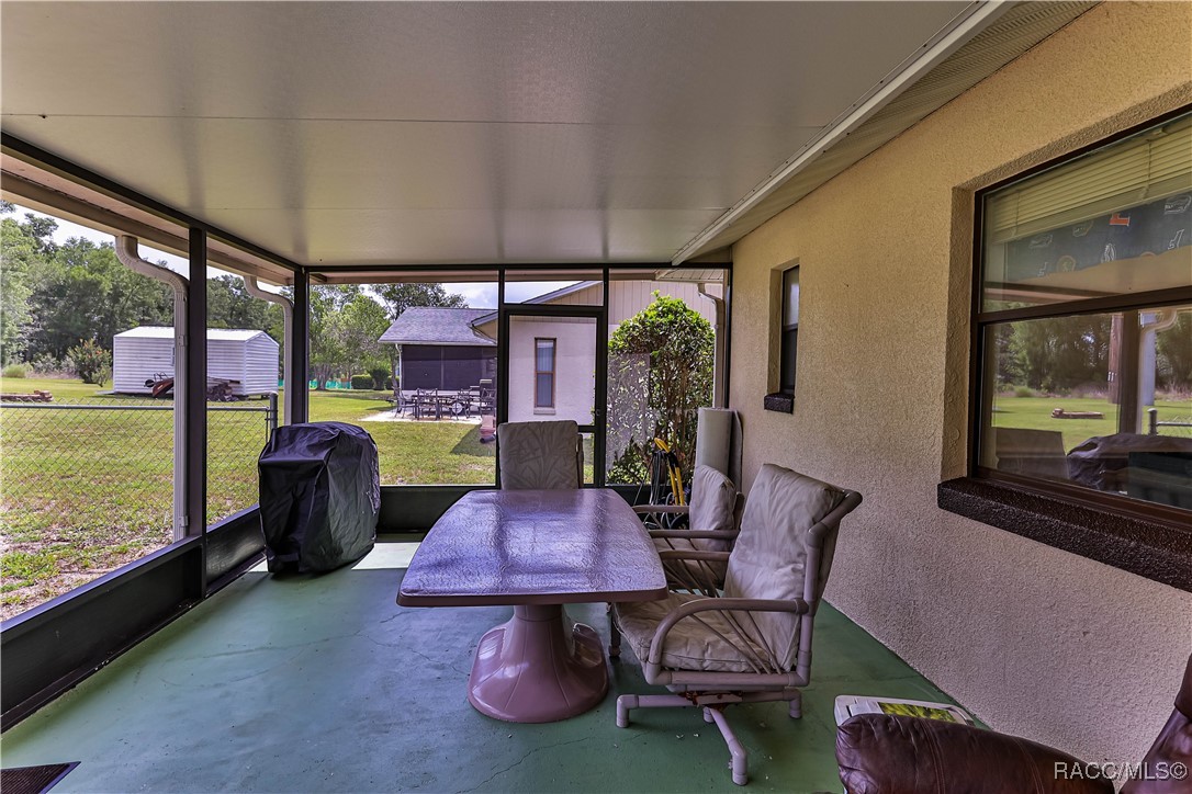 135 W Sugarberry Lane, Beverly Hills, New York image 28