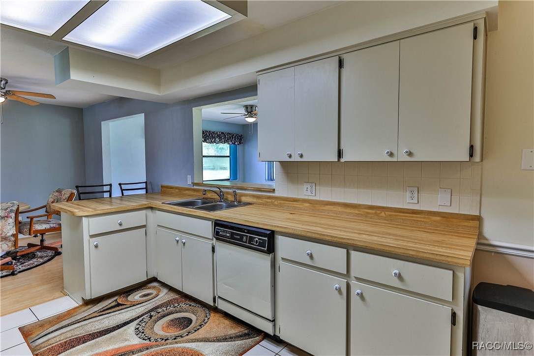 135 W Sugarberry Lane, Beverly Hills, New York image 11