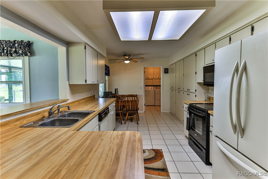 135 W Sugarberry Lane, Beverly Hills, New York image 7
