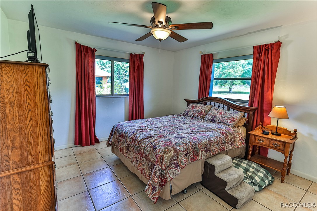 135 W Sugarberry Lane, Beverly Hills, New York image 21