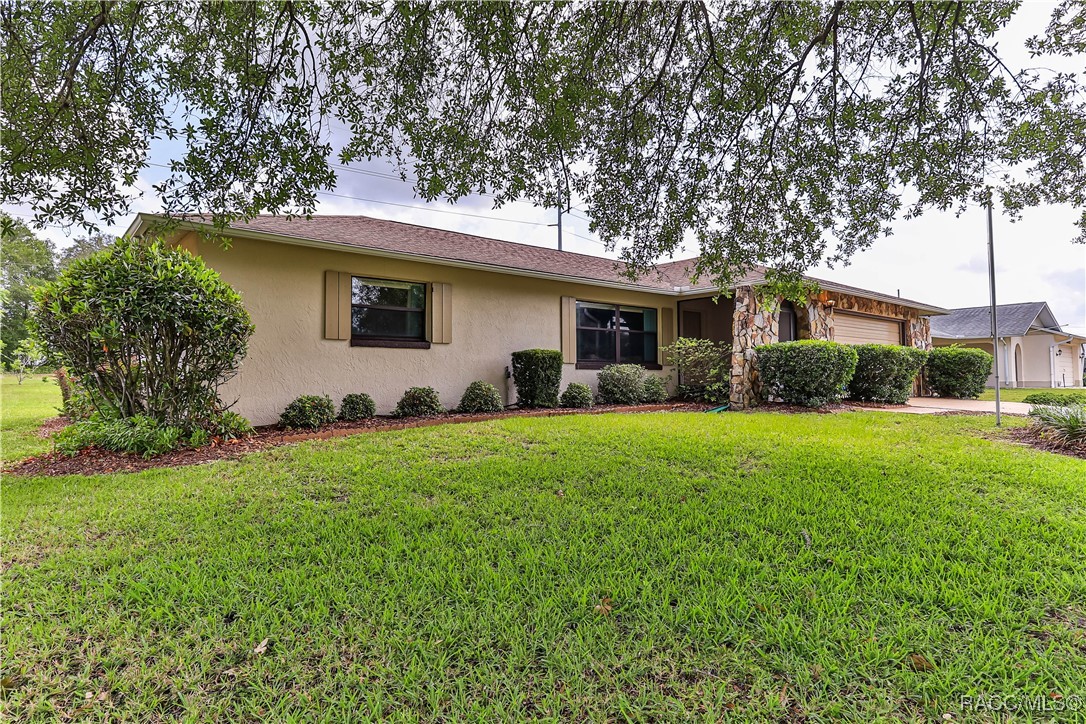 135 W Sugarberry Lane, Beverly Hills, New York image 4