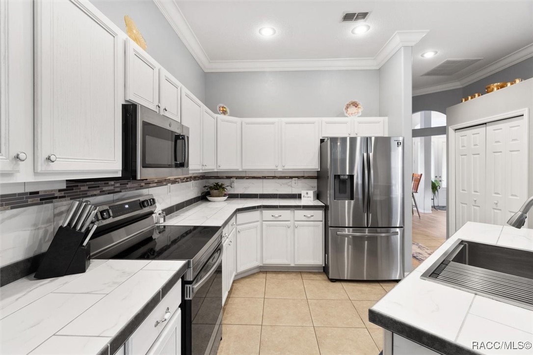 5194 W Deputy Drive, Beverly Hills, New York image 20