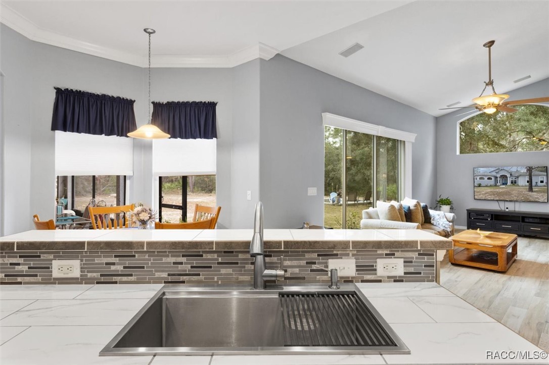 5194 W Deputy Drive, Beverly Hills, New York image 19