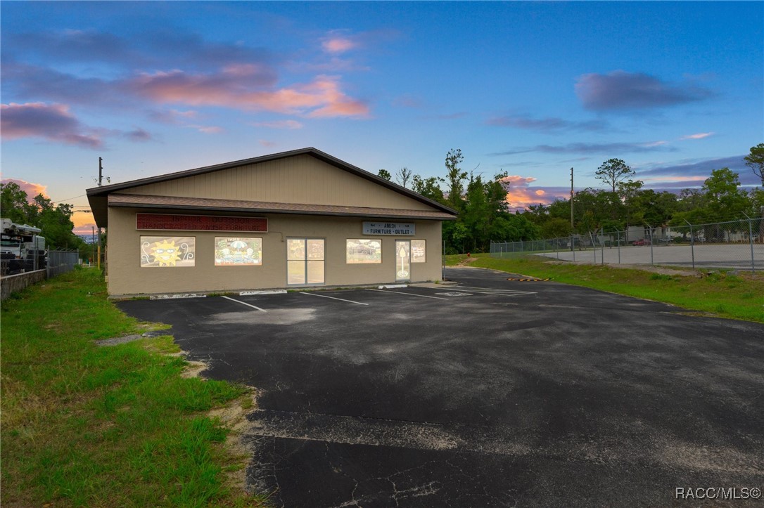 2602 Highway 44 W
