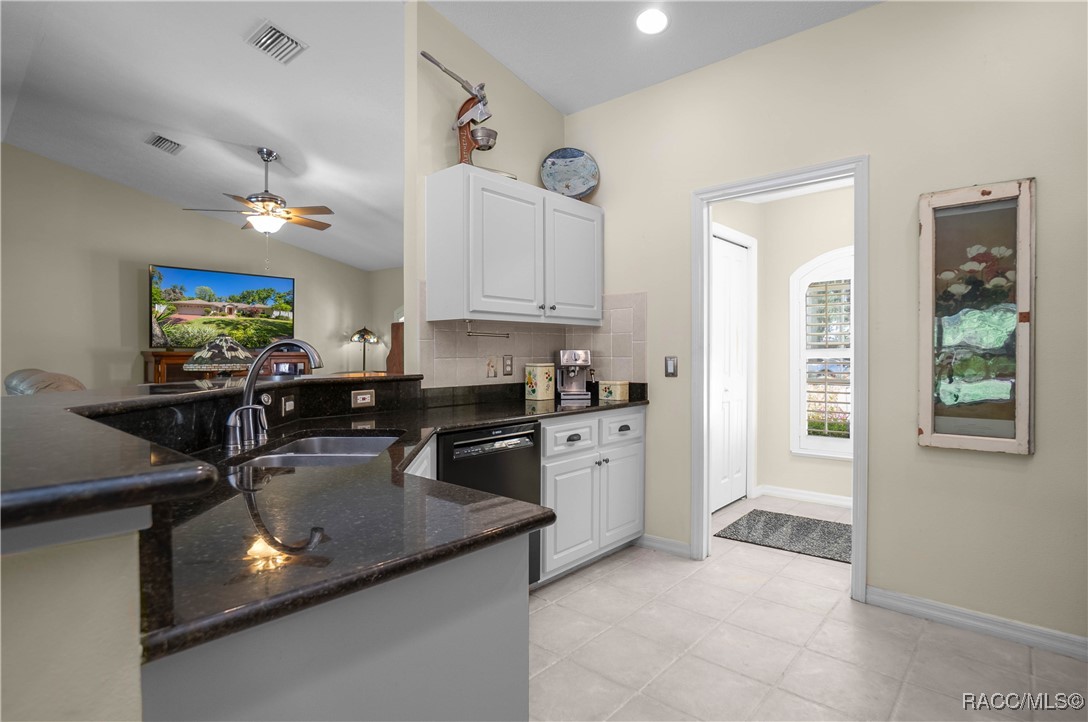 84 S Hunting Lodge Drive, Inverness, Florida image 12