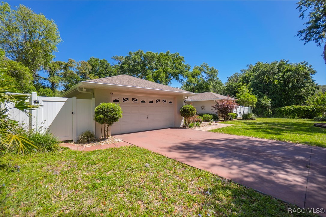 84 S Hunting Lodge Drive, Inverness, Florida image 4