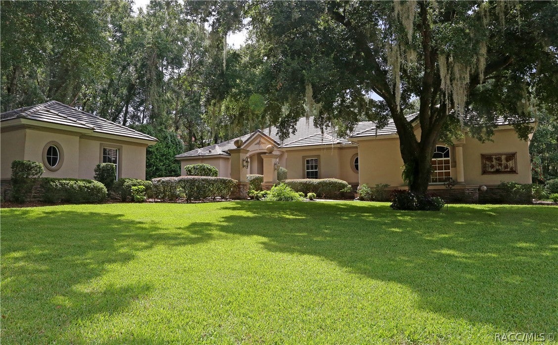 2320 N Hickory Glen Point