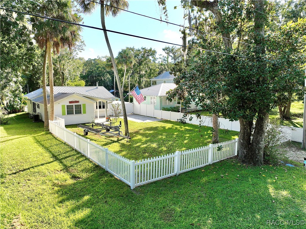 5325 Riverside Drive, Yankeetown, Florida image 1