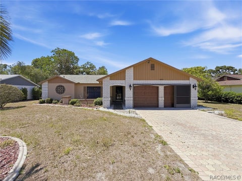 Homes For Sale - 8081 Pagoda Drive<br/> Spring Hill, FL 34606