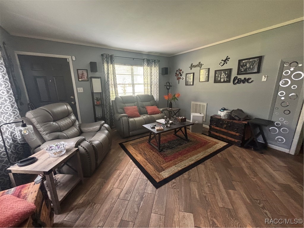 717 Whiteway Drive, Brooksville, New York image 8