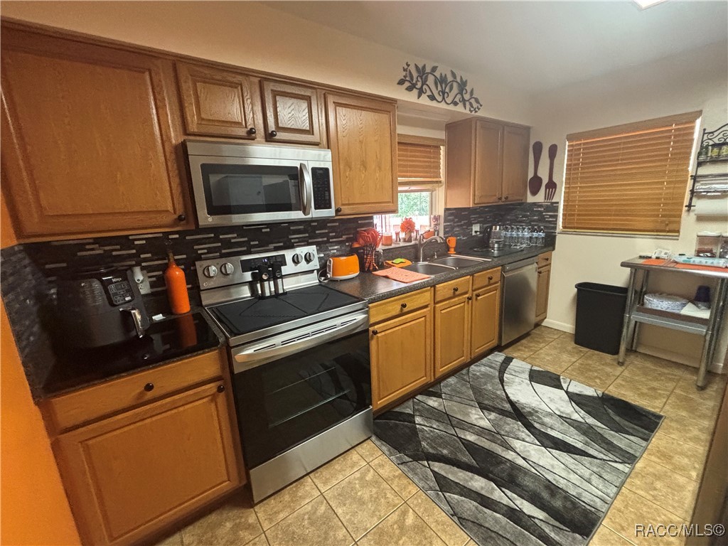 717 Whiteway Drive, Brooksville, New York image 13