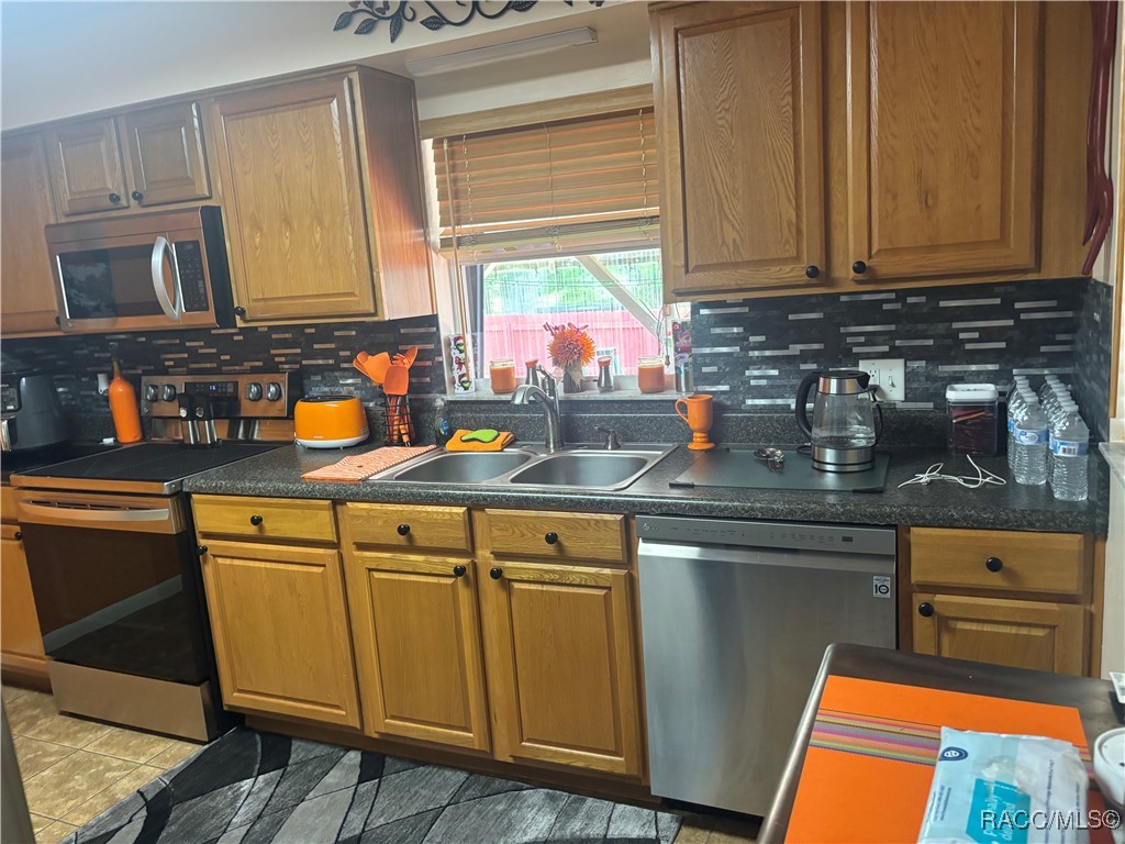 717 Whiteway Drive, Brooksville, New York image 11