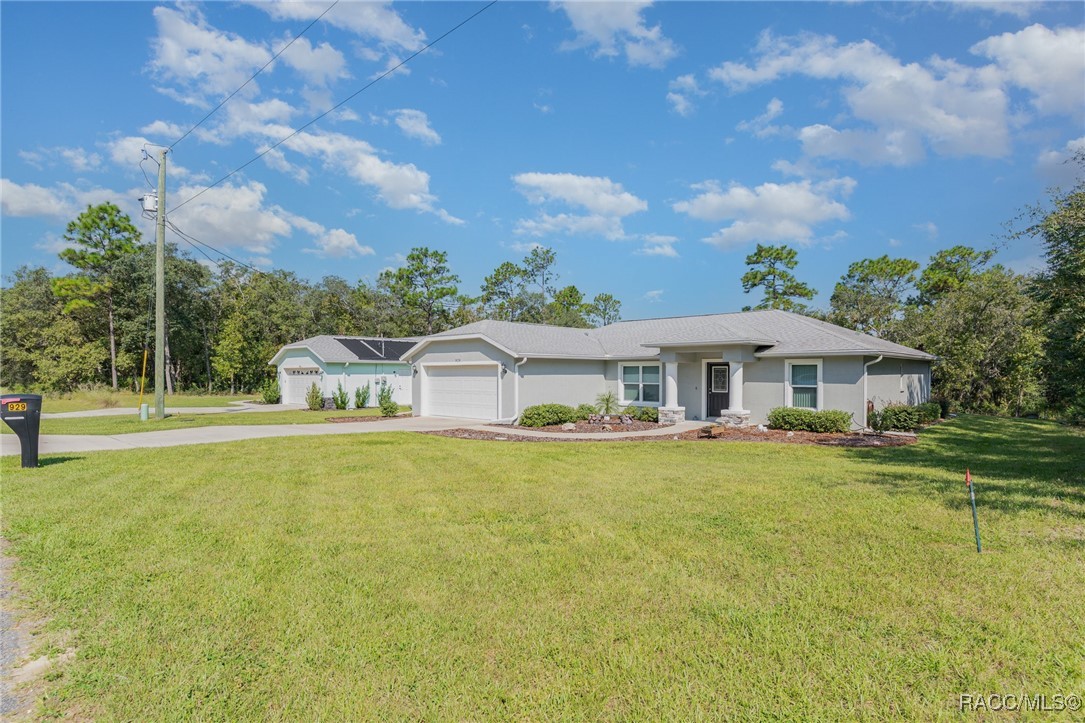 929 W Bancroft Drive