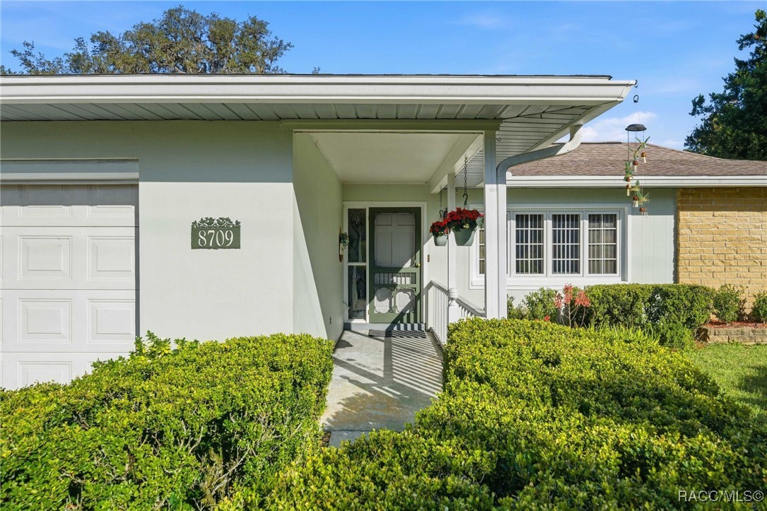 8709 E Sandpiper Drive