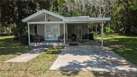 704 NE 2nd Avenue Crystal River FL 34429