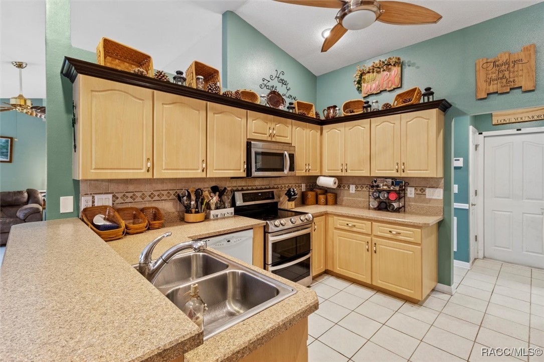 7460 N Maltese Drive, Citrus Springs, New York image 19