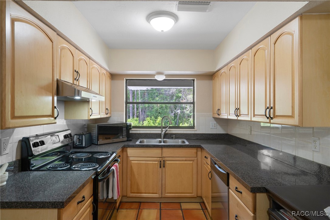 6506 E Gurley Street, Inverness, New York image 9
