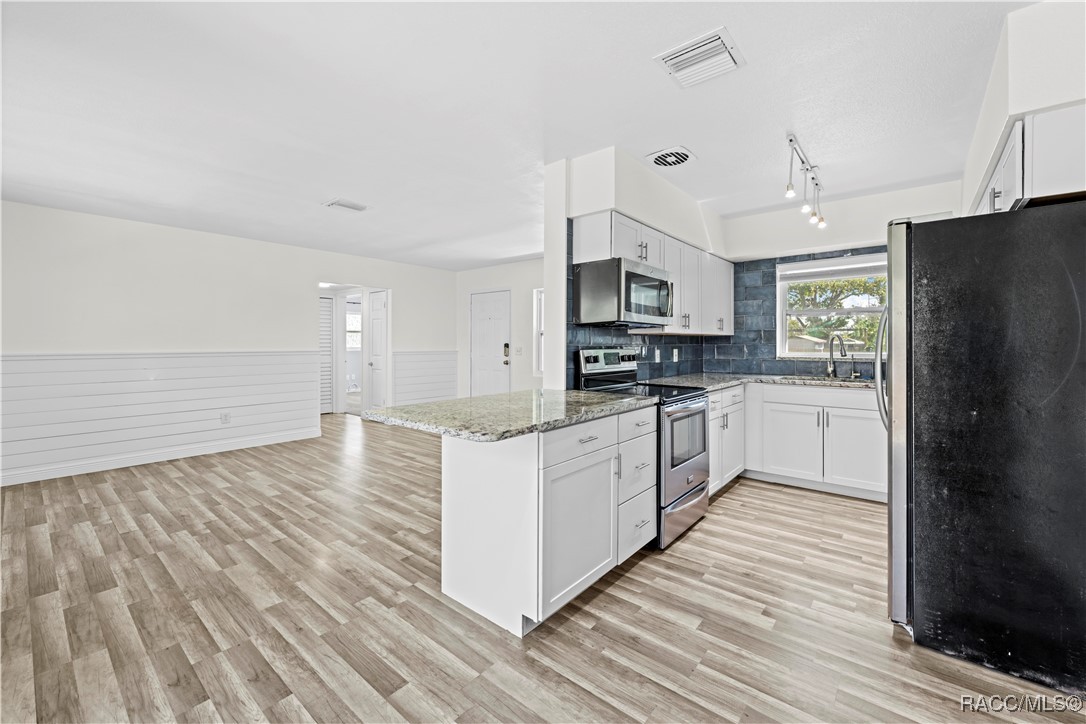 1996 Hyvue Drive, Clearwater, Florida image 12