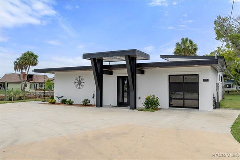 1941 NW 17th Street Crystal River FL 34428