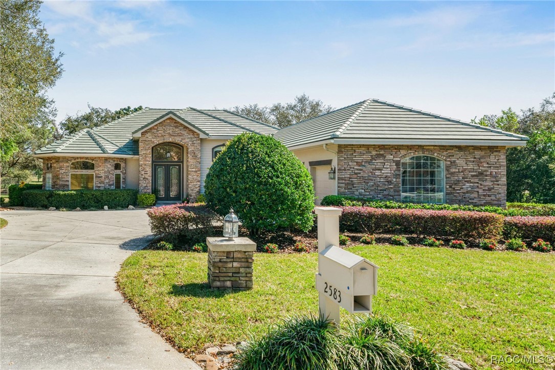 2583 N Troon Path, Lecanto, Florida image 2