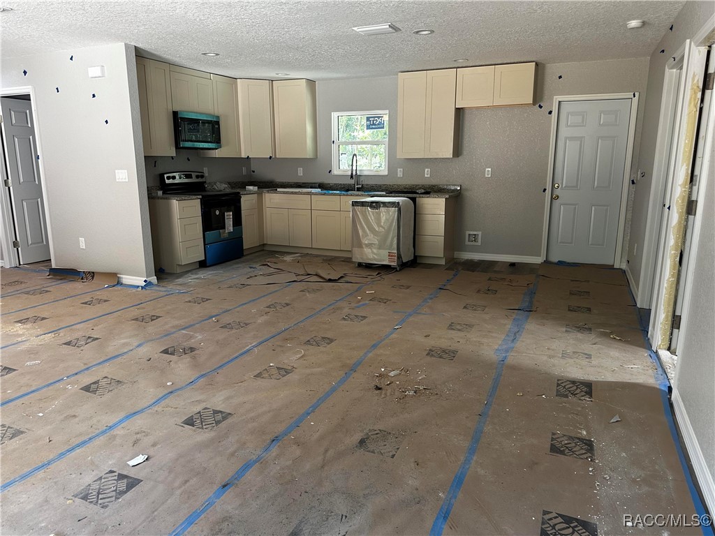 490 N Robin Hood Road