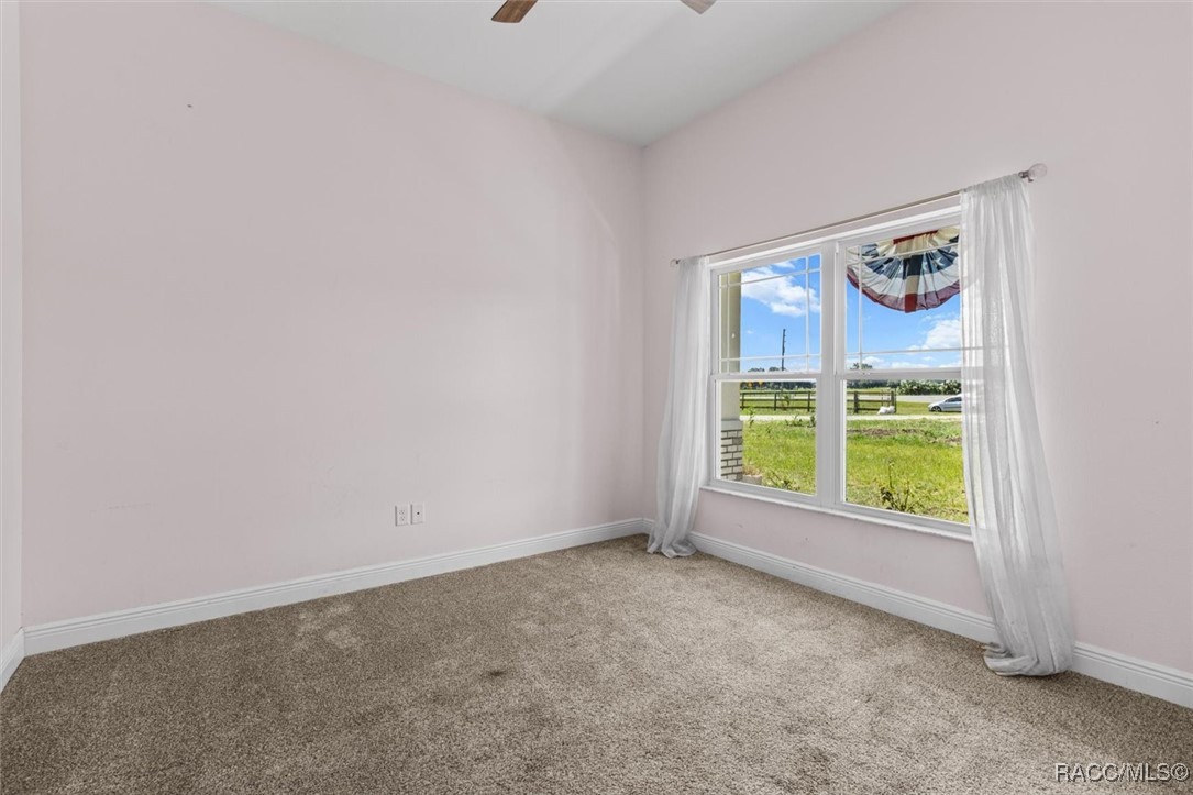 8711 W Emerald Oaks Drive