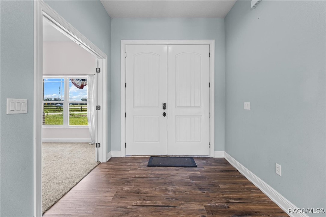 8711 W Emerald Oaks Drive