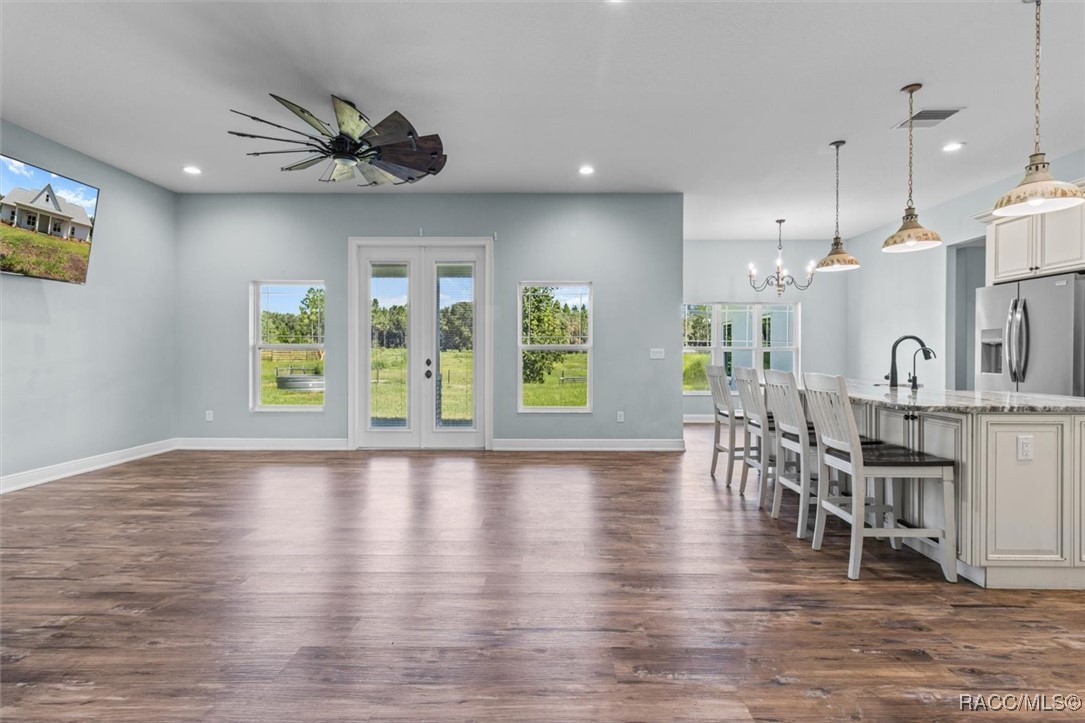8711 W Emerald Oaks Drive