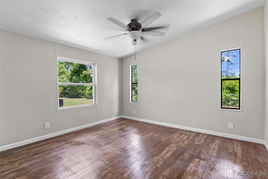 4631 S Memorial Drive, Homosassa, Florida image 4