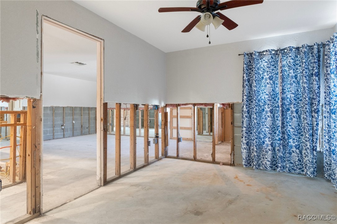 2184 N Watersedge Drive, Crystal River, Florida image 32