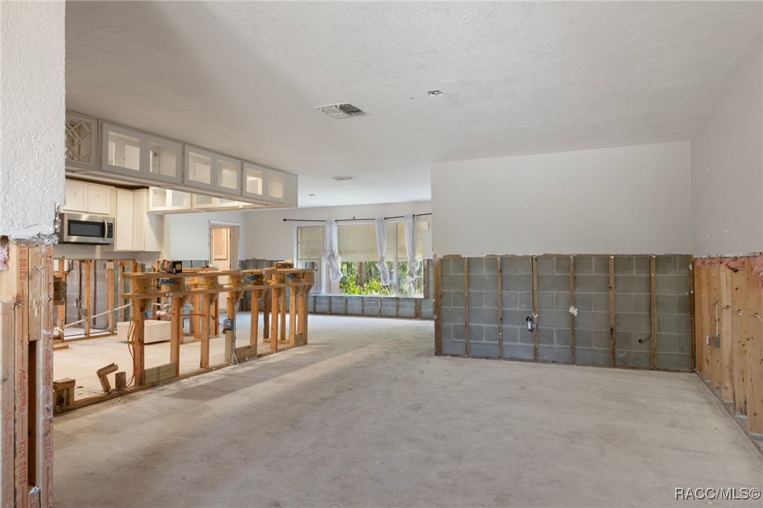 2184 N Watersedge Drive, Crystal River, Florida image 8