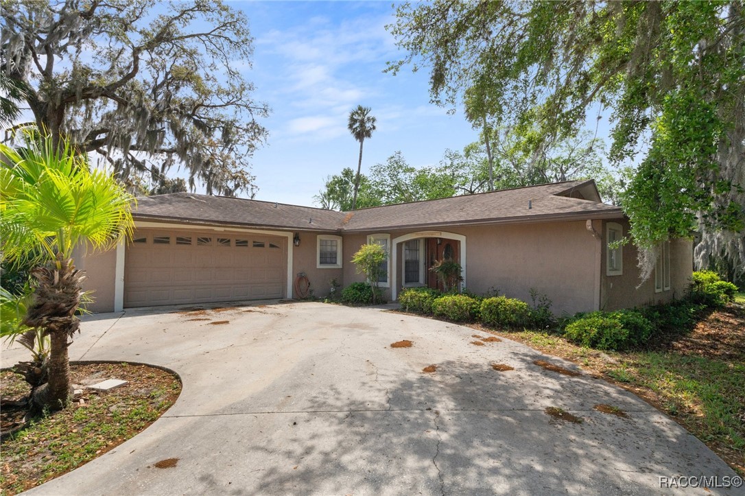 2184 N Watersedge Drive, Crystal River, Florida image 7