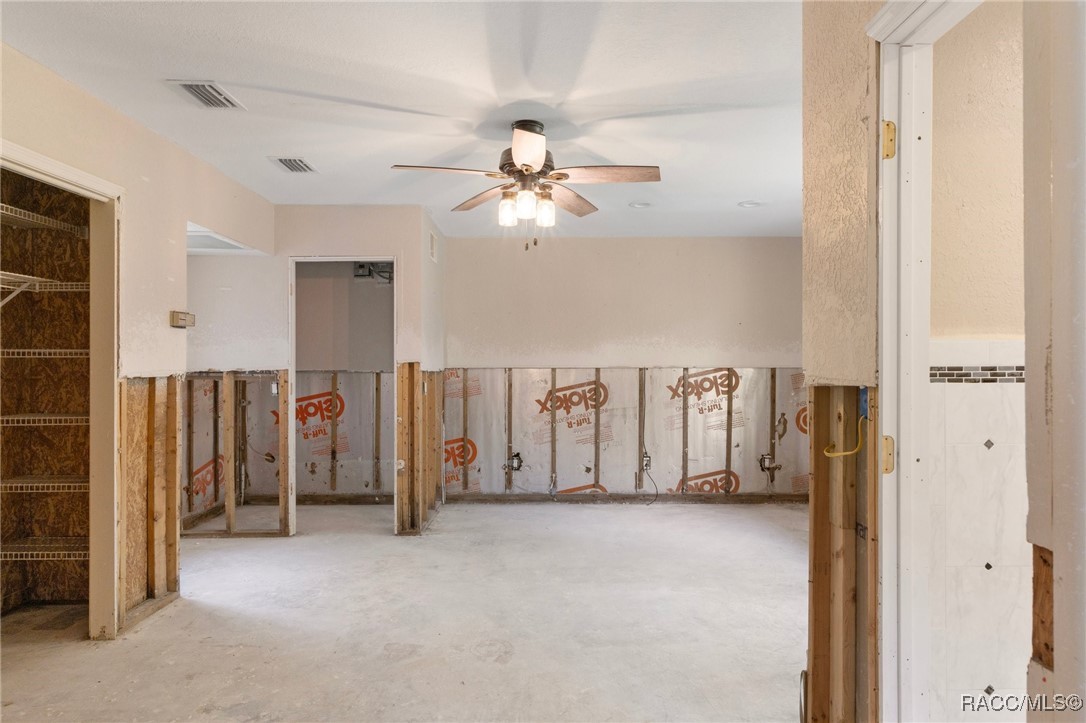 2184 N Watersedge Drive, Crystal River, Florida image 19