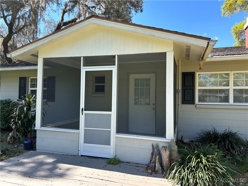 5530 S Perch Drive, Floral City, Florida image 2